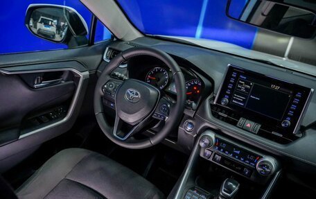Toyota RAV4, 2020 год, 3 370 000 рублей, 28 фотография