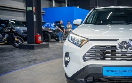 Toyota RAV4, 2020 год, 3 370 000 рублей, 31 фотография