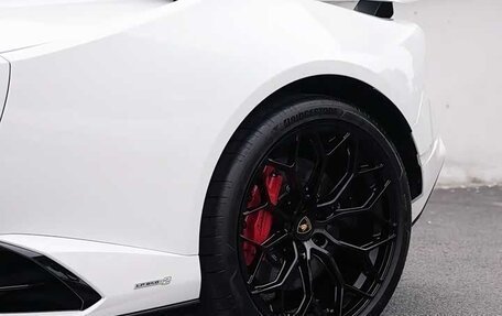 Lamborghini Huracán, 2024 год, 31 500 000 рублей, 10 фотография