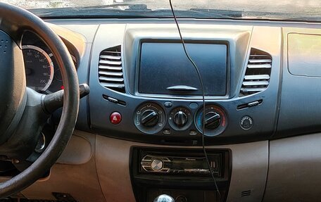 Mitsubishi L200 IV рестайлинг, 2013 год, 1 200 000 рублей, 3 фотография