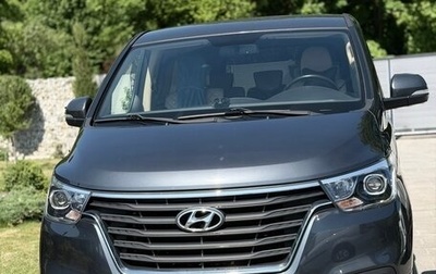 Hyundai H-1 II рестайлинг, 2021 год, 3 800 000 рублей, 1 фотография