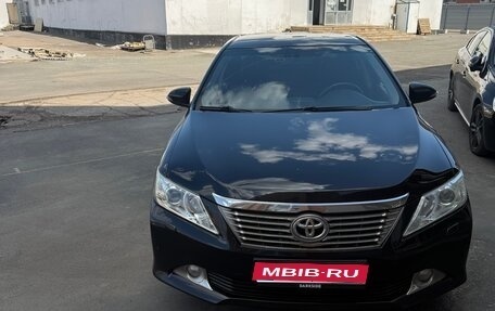 Toyota Camry, 2012 год, 1 950 000 рублей, 1 фотография