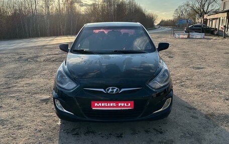 Hyundai Solaris II рестайлинг, 2013 год, 450 000 рублей, 1 фотография