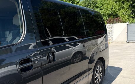 Hyundai H-1 II рестайлинг, 2021 год, 3 800 000 рублей, 3 фотография