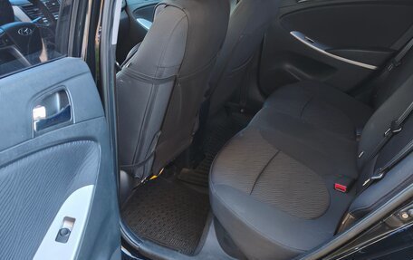 Hyundai Solaris II рестайлинг, 2011 год, 800 000 рублей, 5 фотография