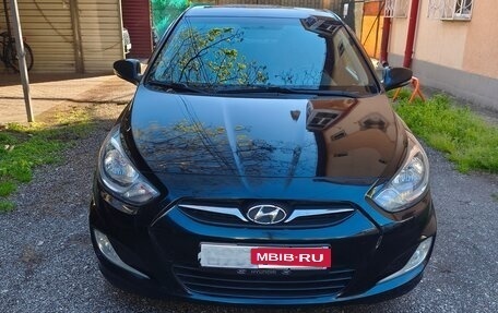 Hyundai Solaris II рестайлинг, 2011 год, 800 000 рублей, 8 фотография