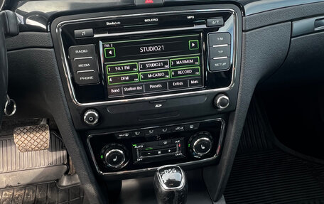 Skoda Superb III рестайлинг, 2014 год, 1 800 000 рублей, 15 фотография