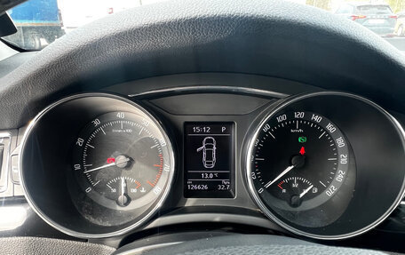 Skoda Superb III рестайлинг, 2014 год, 1 800 000 рублей, 13 фотография
