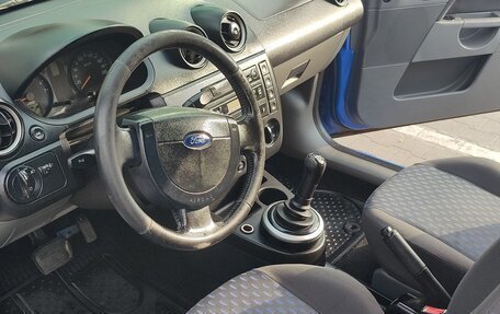 Ford Fiesta, 2003 год, 250 000 рублей, 5 фотография
