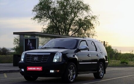Cadillac Escalade III, 2011 год, 1 600 000 рублей, 2 фотография
