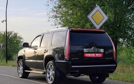 Cadillac Escalade III, 2011 год, 1 600 000 рублей, 8 фотография