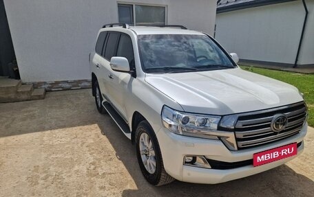 Toyota Land Cruiser 200, 2015 год, 6 950 000 рублей, 2 фотография