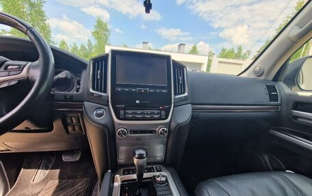 Toyota Land Cruiser 200, 2015 год, 6 950 000 рублей, 18 фотография