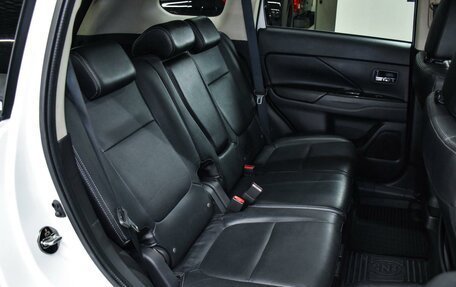 Mitsubishi Outlander III рестайлинг 3, 2017 год, 2 399 000 рублей, 7 фотография