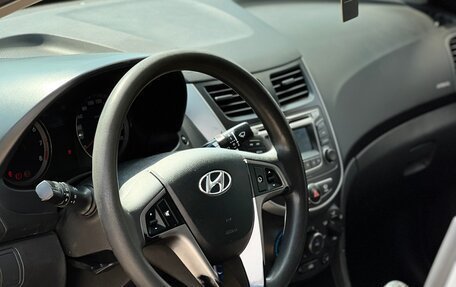 Hyundai Solaris II рестайлинг, 2015 год, 490 000 рублей, 17 фотография