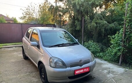 Toyota Vitz, 2000 год, 325 000 рублей, 1 фотография