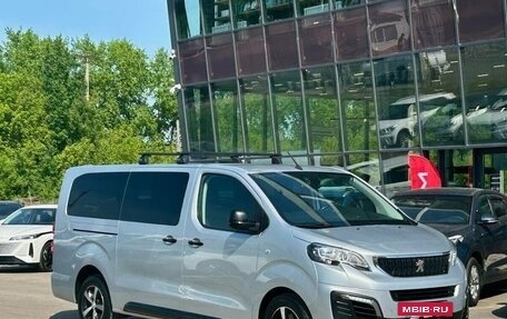 Peugeot Traveller I, 2020 год, 2 700 000 рублей, 2 фотография