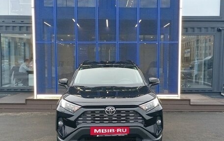 Toyota RAV4, 2021 год, 3 219 000 рублей, 2 фотография