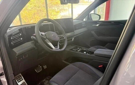 Volkswagen Tiguan, 2024 год, 3 910 000 рублей, 9 фотография