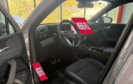 Volkswagen Tiguan, 2024 год, 3 910 000 рублей, 8 фотография
