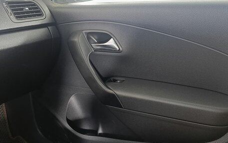 Volkswagen Polo VI (EU Market), 2013 год, 860 000 рублей, 16 фотография