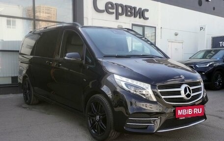 Mercedes-Benz V-Класс, 2018 год, 5 013 000 рублей, 3 фотография