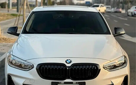 BMW 1 серия, 2022 год, 1 790 000 рублей, 2 фотография