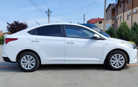 Hyundai Solaris II рестайлинг, 2021 год, 1 450 000 рублей, 5 фотография