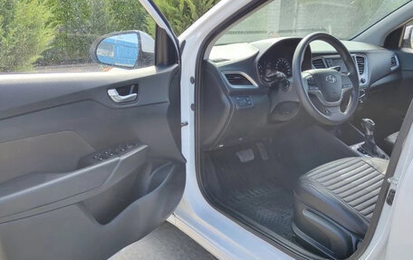 Hyundai Solaris II рестайлинг, 2021 год, 1 450 000 рублей, 7 фотография