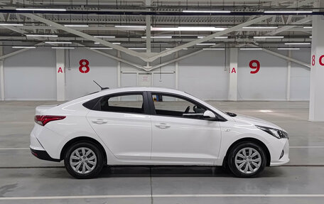 Hyundai Solaris II рестайлинг, 2021 год, 1 300 000 рублей, 4 фотография