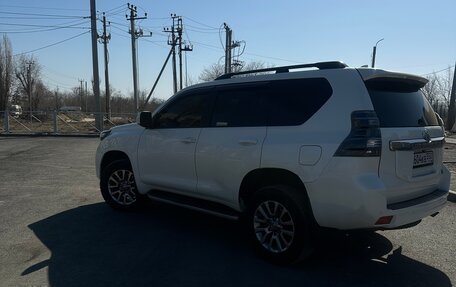 Toyota Land Cruiser Prado 150 рестайлинг 2, 2017 год, 3 945 000 рублей, 8 фотография