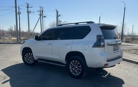 Toyota Land Cruiser Prado 150 рестайлинг 2, 2017 год, 3 945 000 рублей, 11 фотография
