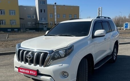 Toyota Land Cruiser Prado 150 рестайлинг 2, 2017 год, 3 945 000 рублей, 6 фотография