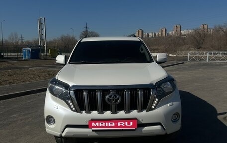 Toyota Land Cruiser Prado 150 рестайлинг 2, 2017 год, 3 945 000 рублей, 5 фотография