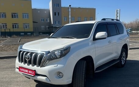 Toyota Land Cruiser Prado 150 рестайлинг 2, 2017 год, 3 945 000 рублей, 4 фотография