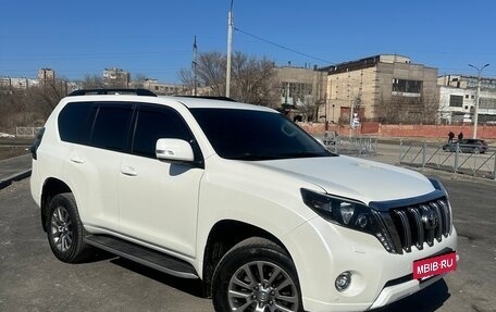 Toyota Land Cruiser Prado 150 рестайлинг 2, 2017 год, 3 945 000 рублей, 2 фотография
