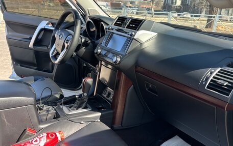 Toyota Land Cruiser Prado 150 рестайлинг 2, 2017 год, 3 945 000 рублей, 18 фотография