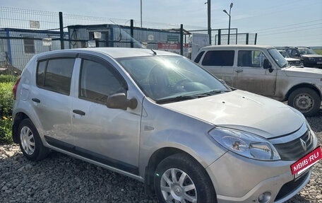 Renault Sandero I, 2013 год, 550 000 рублей, 2 фотография