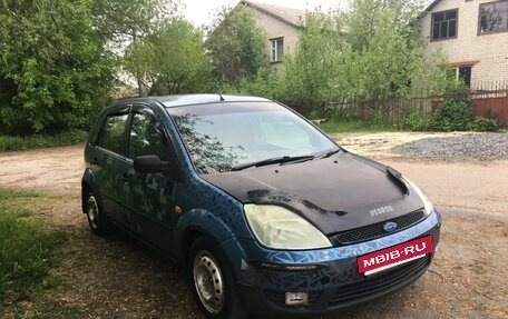 Ford Fiesta, 2003 год, 235 000 рублей, 3 фотография