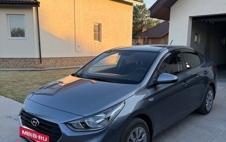 Hyundai Solaris II рестайлинг, 2018 год, 1 400 000 рублей, 3 фотография