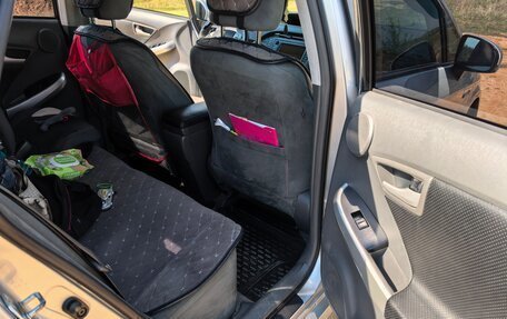 Toyota Prius, 2011 год, 1 180 000 рублей, 20 фотография