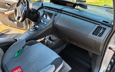 Toyota Prius, 2011 год, 1 180 000 рублей, 13 фотография