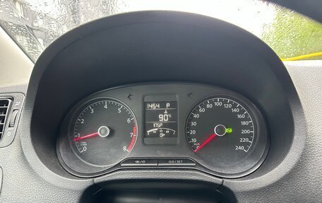 Volkswagen Polo VI (EU Market), 2015 год, 450 000 рублей, 5 фотография