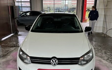 Volkswagen Polo VI (EU Market), 2015 год, 450 000 рублей, 3 фотография