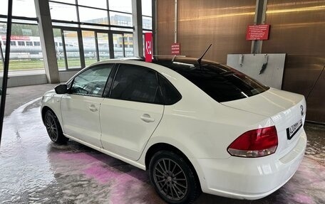 Volkswagen Polo VI (EU Market), 2015 год, 450 000 рублей, 2 фотография