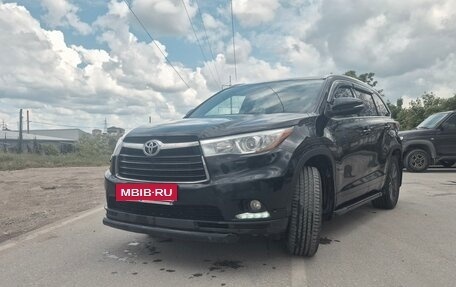 Toyota Highlander III, 2014 год, 2 800 000 рублей, 2 фотография