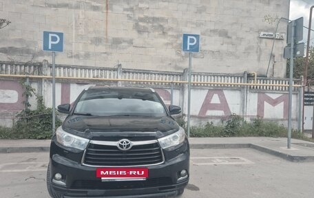Toyota Highlander III, 2014 год, 2 800 000 рублей, 10 фотография