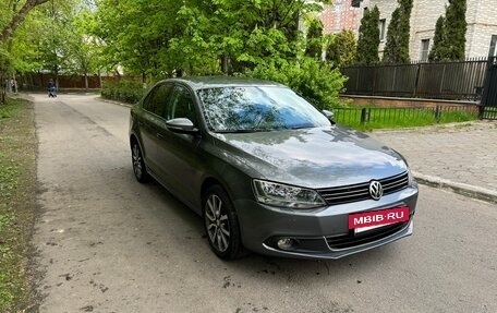 Volkswagen Jetta VI, 2014 год, 799 000 рублей, 4 фотография