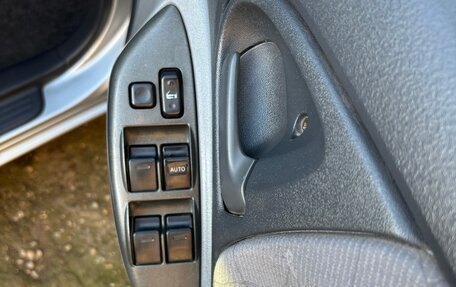Toyota Vitz, 2000 год, 325 000 рублей, 17 фотография