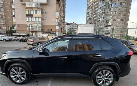 Toyota RAV4, 2020 год, 3 200 000 рублей, 2 фотография
